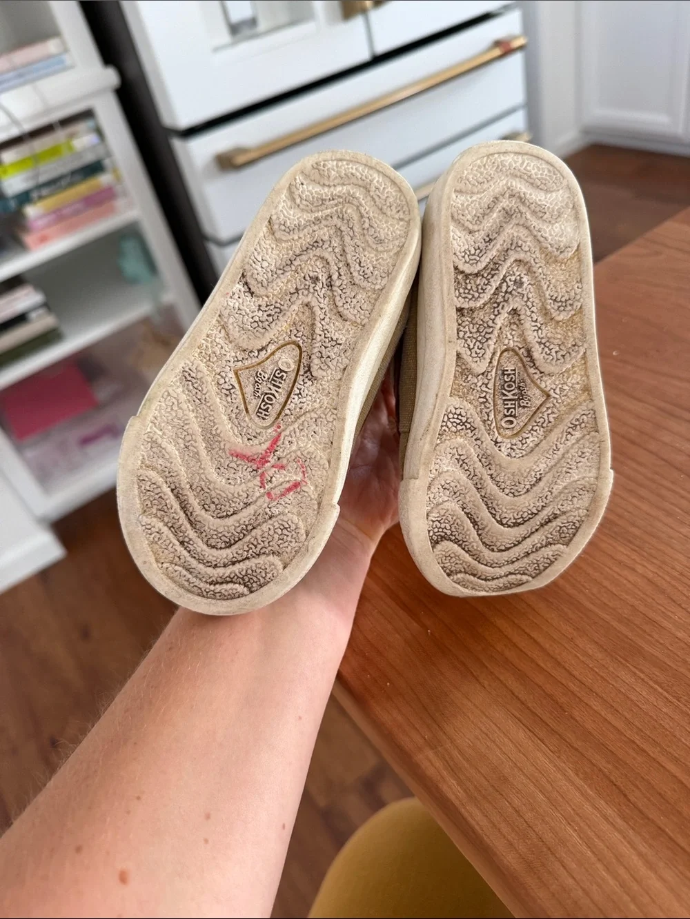 Oshkosh shoes size 8